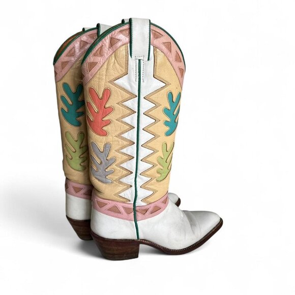 White and pink leather cowboy boots with a boho touch #westernvibes - Picture 5 of 8